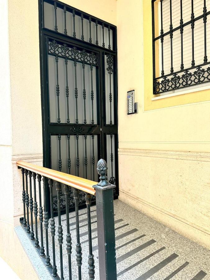 Apartment La Carihuela 2 *